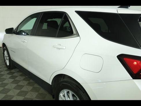 Used 2024 Chevrolet Equinox LT AWD/4WD image 36