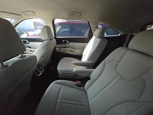 Certified 2025 Kia Sorento EX FWD image 6