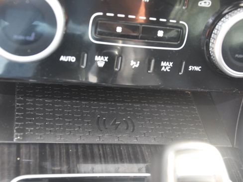 Used 2020 Jaguar XE S image 38