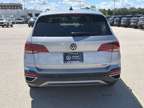 Certified 2023 Volkswagen Taos SE w/ Panoramic Sunroof Package AWD/4WD image 5