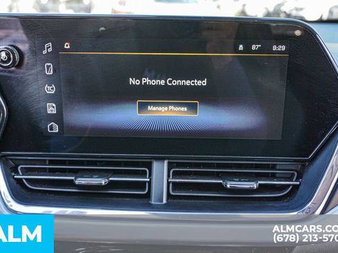 Used 2025 Chevrolet Trax LT FWD image 35