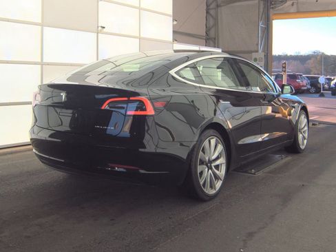 Used 2018 Tesla Model 3 Long Range image 6