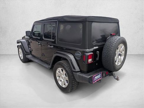 Used 2018 Jeep Wrangler Unlimited Sahara image 7