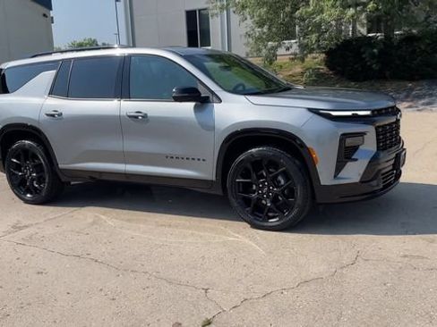 Used 2024 Chevrolet Traverse RS w/ LPO, Floor Liner Package AWD/4WD image 2