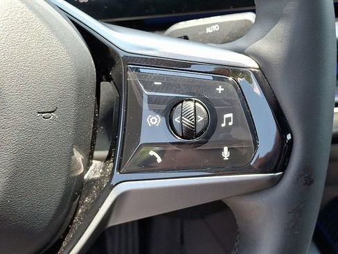 Used 2024 BMW i5 eDrive40i w/ Premium Package image 29