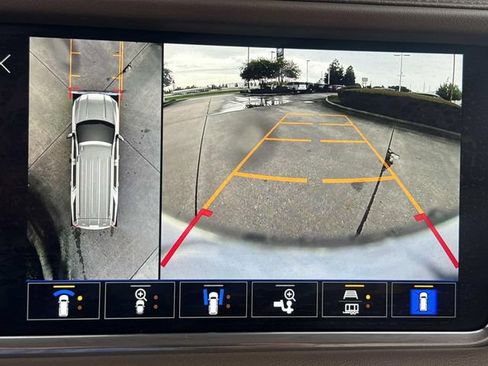 Used 2023 GMC Yukon Denali RWD image 28