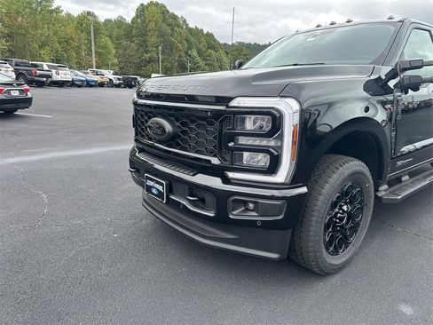 New 2026 Ford F250 Lariat w/ Black Appearance Package image 10