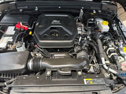 Used 2020 Jeep Wrangler Unlimited Sahara AWD/4WD image 22