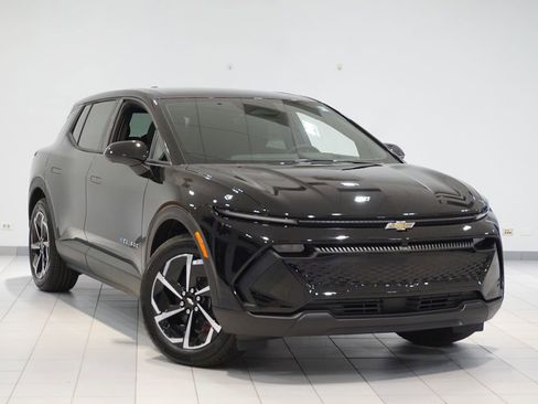 New 2026 Chevrolet Equinox EV LT image 2