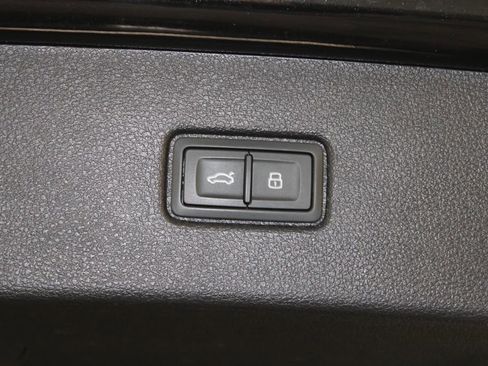 Used 2023 Audi Q7 3.0T Premium Plus image 16