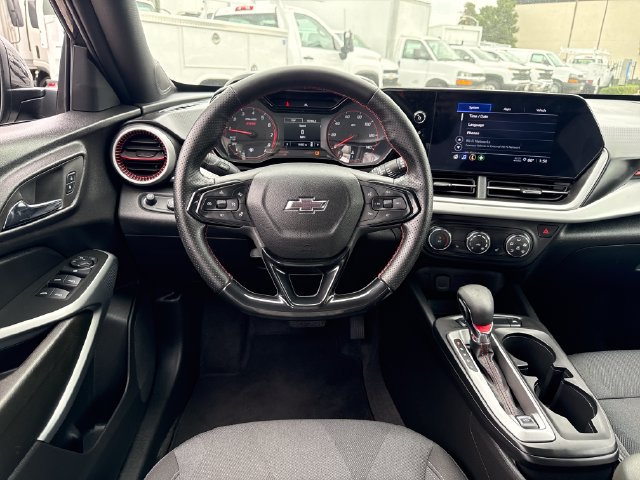 Used 2026 Chevrolet Trax RS FWD image 14