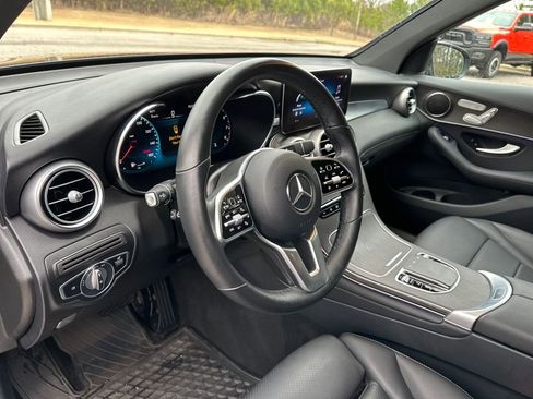 Certified 2022 Mercedes-Benz GLC 300 4MATIC w/ Premium Package Lite image 17