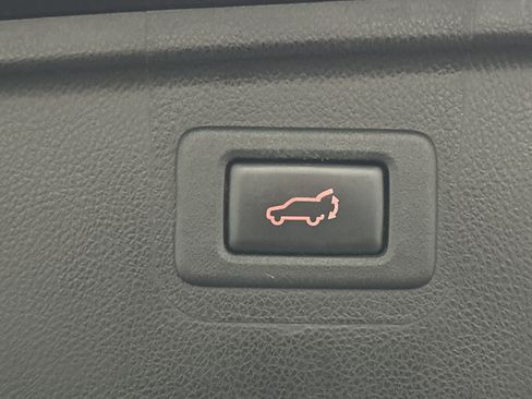 Used 2019 Subaru Outback 2.5i Premium image 14