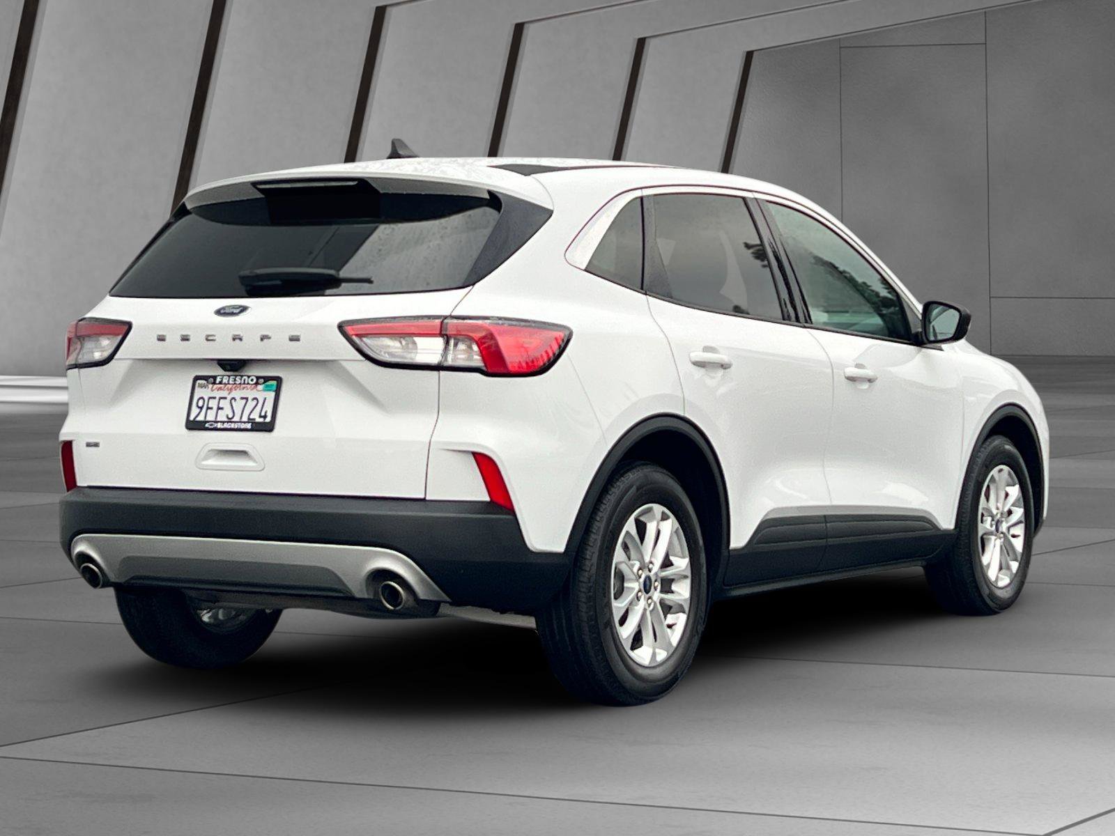 Used 2022 Ford Escape SE FWD image 4