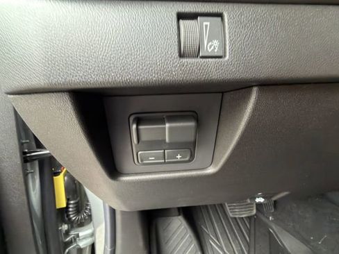 New 2026 Chevrolet Colorado ZR2 w/ Technology Package AWD/4WD image 17
