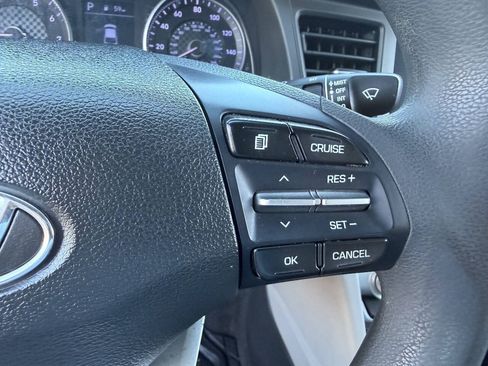 Used 2020 Hyundai Elantra SE FWD image 38