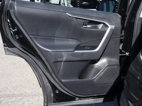 Used 2022 Toyota RAV4 XLE image 30