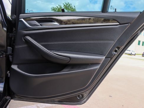 Used 2018 BMW 540i w/ Premium Package RWD image 11