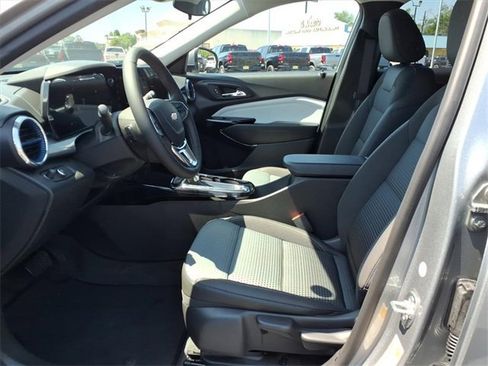 New 2026 Chevrolet Trax LT w/ Driver Confidence Package image 12