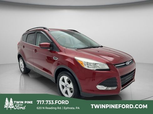 Used 2016 Ford Escape SE w/ Equipment Group 201A AWD/4WD image 1