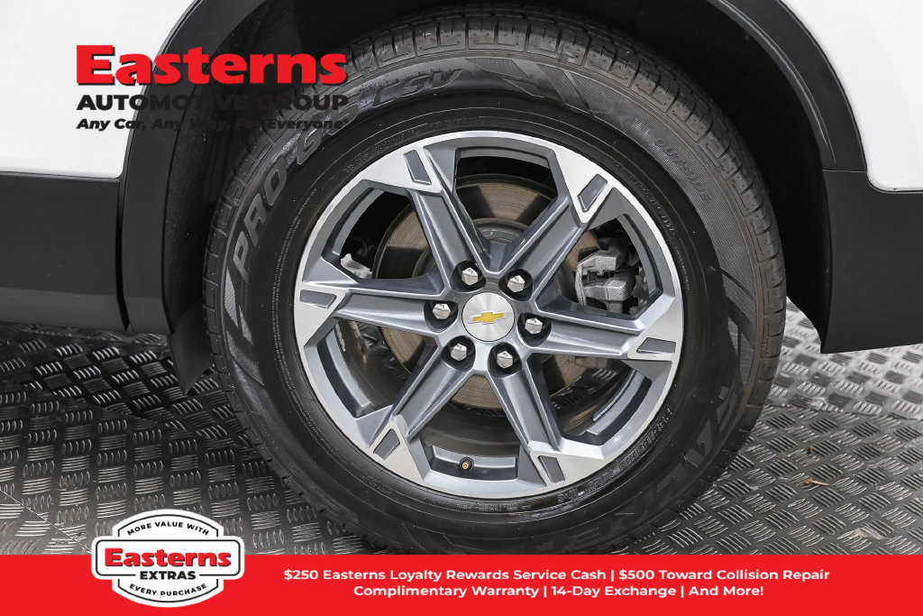 Used 2025 Chevrolet Blazer LT FWD image 34
