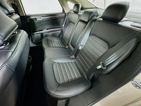 Used 2017 Ford Fusion SE w/ Equipment Group 201A image 25