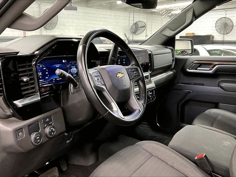 Used 2023 Chevrolet Silverado 1500 LT image 17