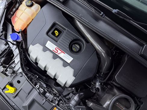 Used 2015 Ford Focus ST w/ Equipment Group 402A image 32