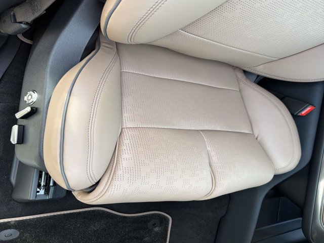 New 2027 Lincoln Navigator Black Label AWD/4WD image 16