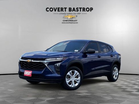 Used 2024 Chevrolet Trax LS w/ Driver Confidence Package FWD image 1