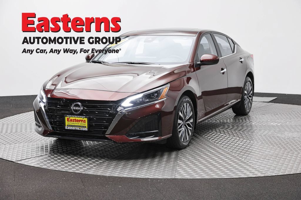 Used 2024 Nissan Altima 2.5 SV w/ SV Premium Package AWD/4WD image 1