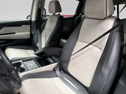 Used 2025 Honda Odyssey Elite image 11