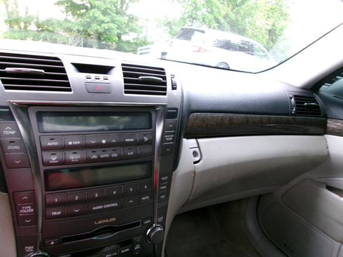 Used 2007 Lexus LS 460 RWD image 12