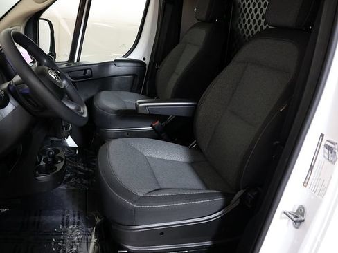Used 2025 RAM ProMaster 2500 w/ U-Haul Equipment Group FWD image 4