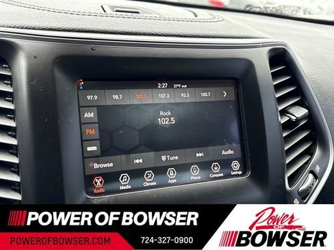 Used 2019 Jeep Cherokee Latitude Plus image 13