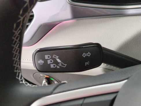 New 2025 Volkswagen Taos SEL image 28