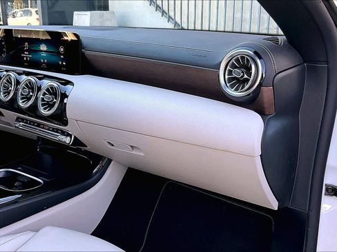 Used 2023 Mercedes-Benz CLA 250 image 20