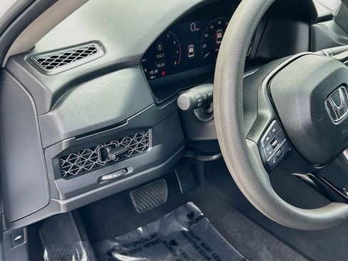 Used 2025 Honda Accord LX image 10