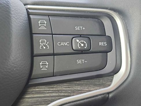 Used 2022 Jeep Wagoneer Series II w/ Premium Group I AWD/4WD image 28