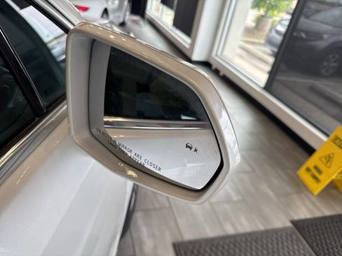 Used 2017 Cadillac XT5 Luxury AWD/4WD image 14