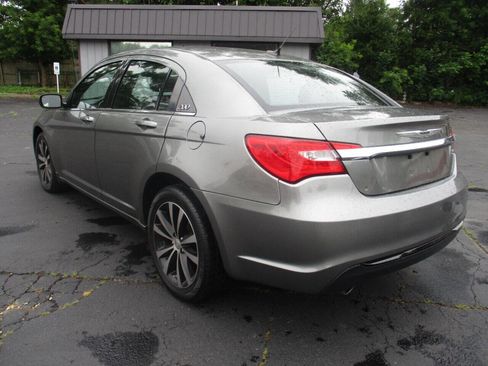 Used 2013 Chrysler 200 Touring w/ Cold Weather Group image 7