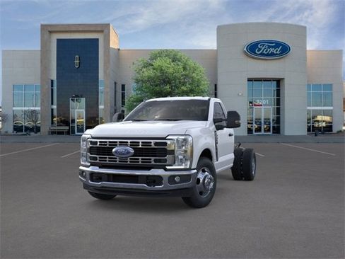 New 2026 Ford F350 XL w/ XL Chrome Package image 2