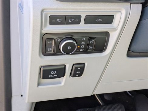 Used 2023 Ford F150 Limited image 19