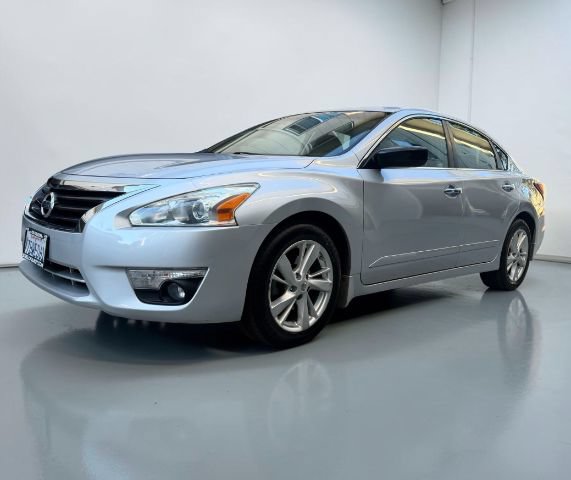 Used 2013 Nissan Altima 2.5 SV w/ 2.5SV Convenience Pkg FWD image 2