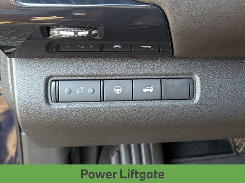 Certified 2025 Nissan Pathfinder SV w/ Black Appearance Package FWD image 19