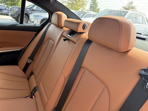 Used 2023 BMW 330i Sedan w/ M Sport Package RWD image 13