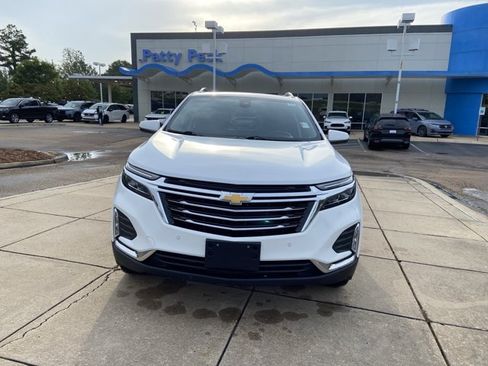 Used 2023 Chevrolet Equinox Premier AWD/4WD image 3