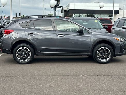 Used 2023 Subaru Crosstrek 2.0i Premium AWD/4WD image 3