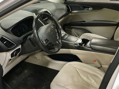 Used 2018 Lincoln MKX Reserve w/ Driver Assistance Package image 3