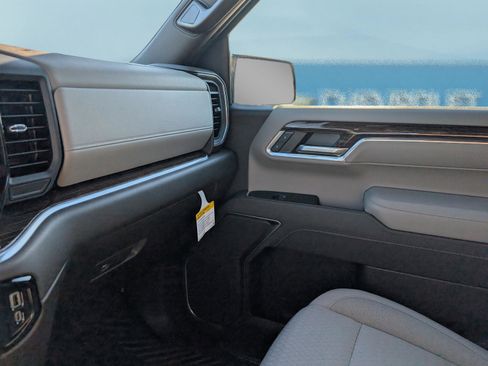 New 2026 GMC Sierra 1500 SLE image 30